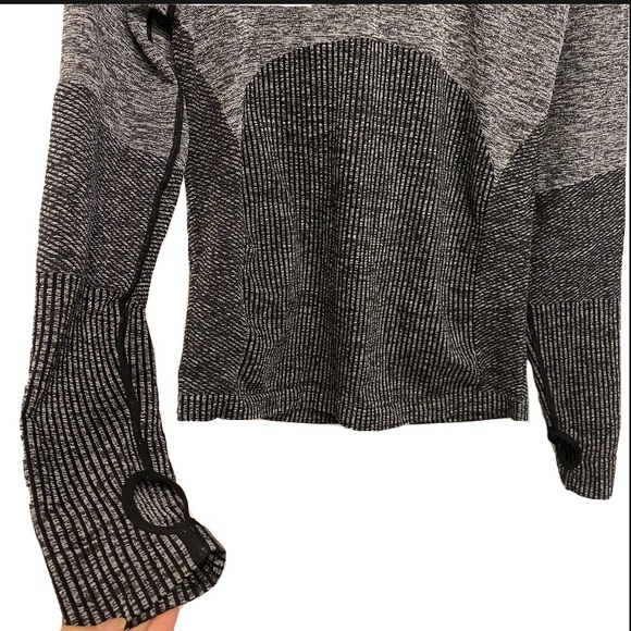 Fabletics Avaline Seamless Long-Sleeve Hoodie - Picture 6 of 7